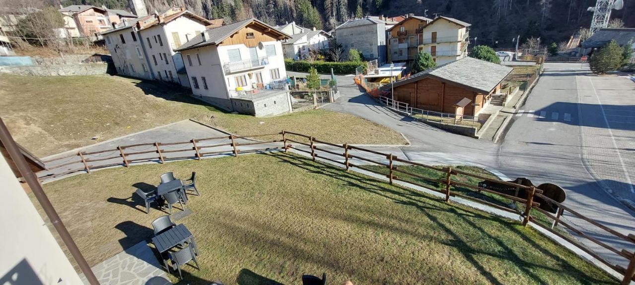 Locanda Della Luna Hotel Ronco Canavese Exterior photo