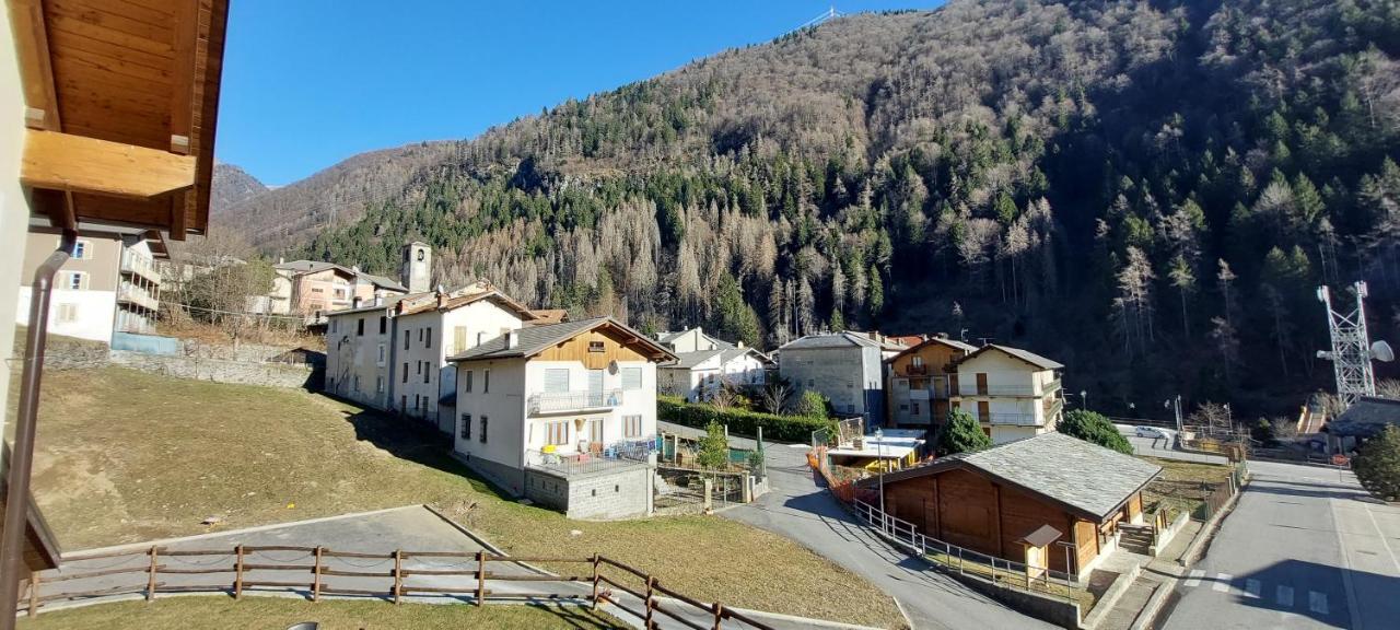 Locanda Della Luna Hotel Ronco Canavese Exterior photo