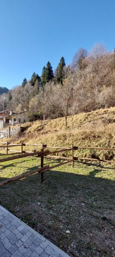 Locanda Della Luna Hotel Ronco Canavese Exterior photo